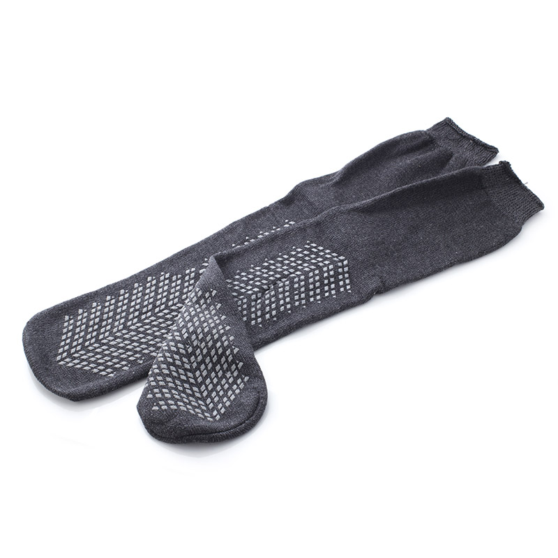 Gripperz Maxi Hospital Socks - Non Slip - Diabetic Safe - Red - Medium •  Able Medilink
